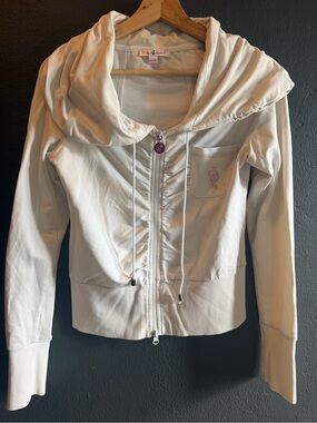 Women's sweater